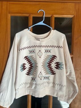 Cream Aztec Pattern Pullover Crewneck
